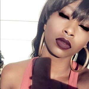 Meet your Posher, Izziee